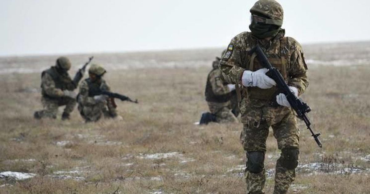 Обстрел снайпера и двое раненых бойцов АТО. Сутки на Донбассе
