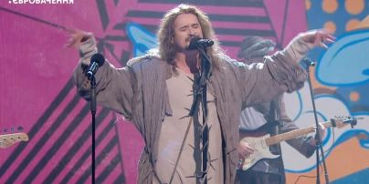 "Євробачення-2018": Yurcash в образі Ісуса заспівав на сцені нацвідбору у гучномовець