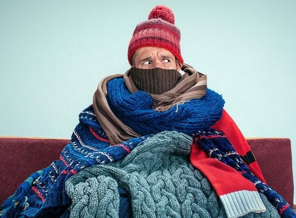 Фахівці Міністерства охорони здоров’я радять дотримуватися принципу багатошаровості в одязі