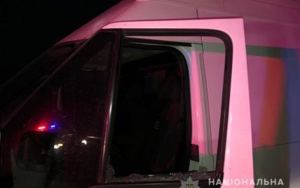 Розстріл мікроавтобуса під Мелітополем: з'явилися фото та відео з місця події