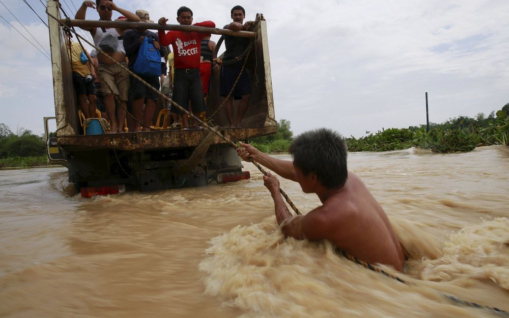 Тайфун Коппу обрушился на Филиппины. / © Reuters