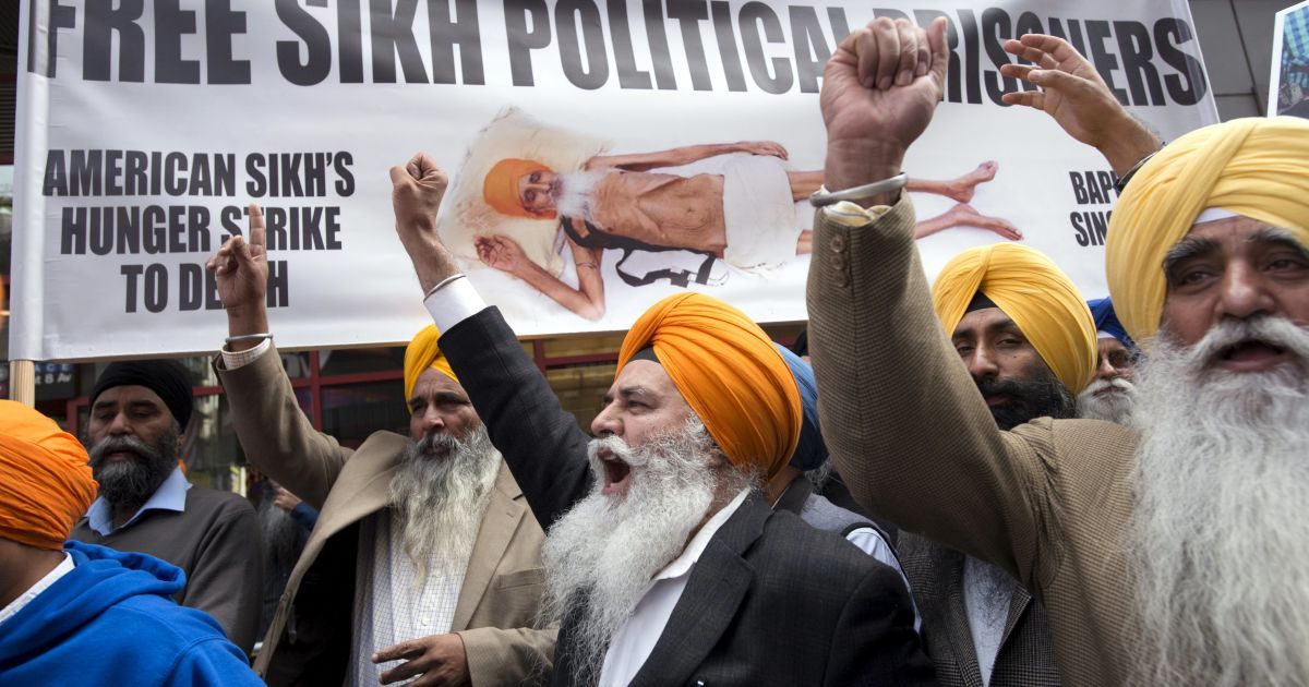 Представители сообщества сикхов в Нью-Йорке протестуют против заключения 80 сикхских политических заключенных в Индии. Они также пытаются привлечь мировое внимание к здоровью гражданского активиста Сурат Сингх Хальса, жителя Калифорнии, который с января голодает в знак протеста против тюремного заключения сикхов. / © Reuters