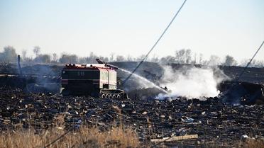 У Сватовому продовжують ліквідовувати наслідки масштабної пожежі на військових складах. / © Facebook/прес-центр штабу АТО