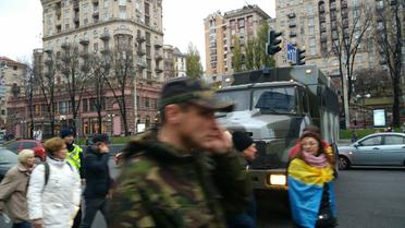 Активісти мітингують у дворі Печерського суду / © Hromadske.tv