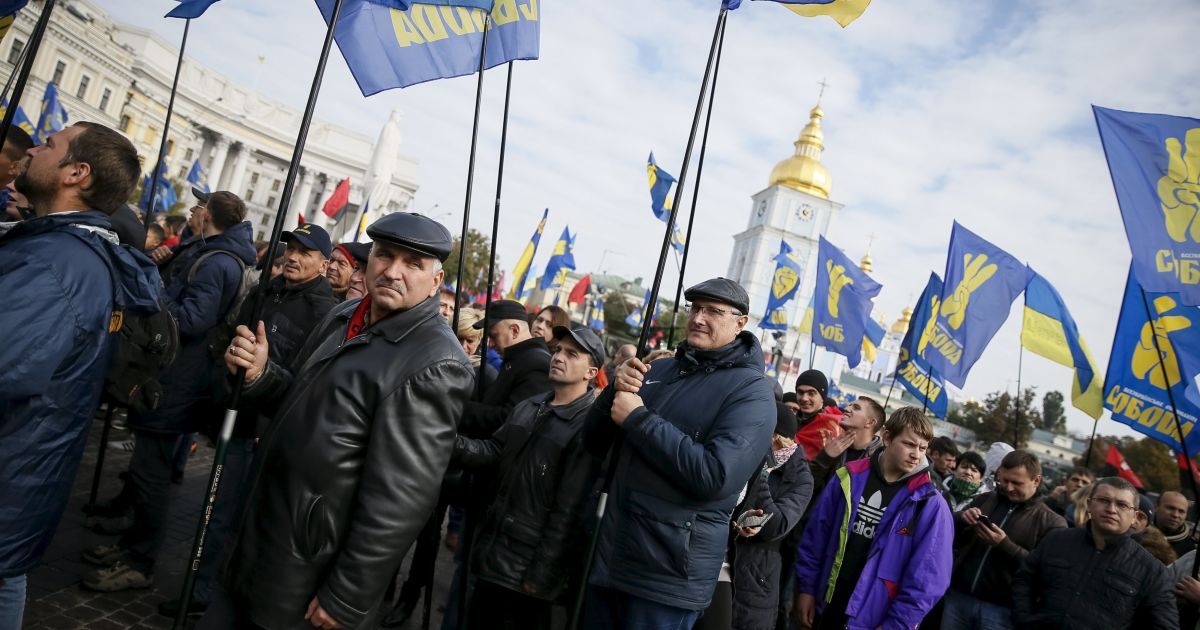 "Марш героев" собрал тысячи украинцев / © Reuters