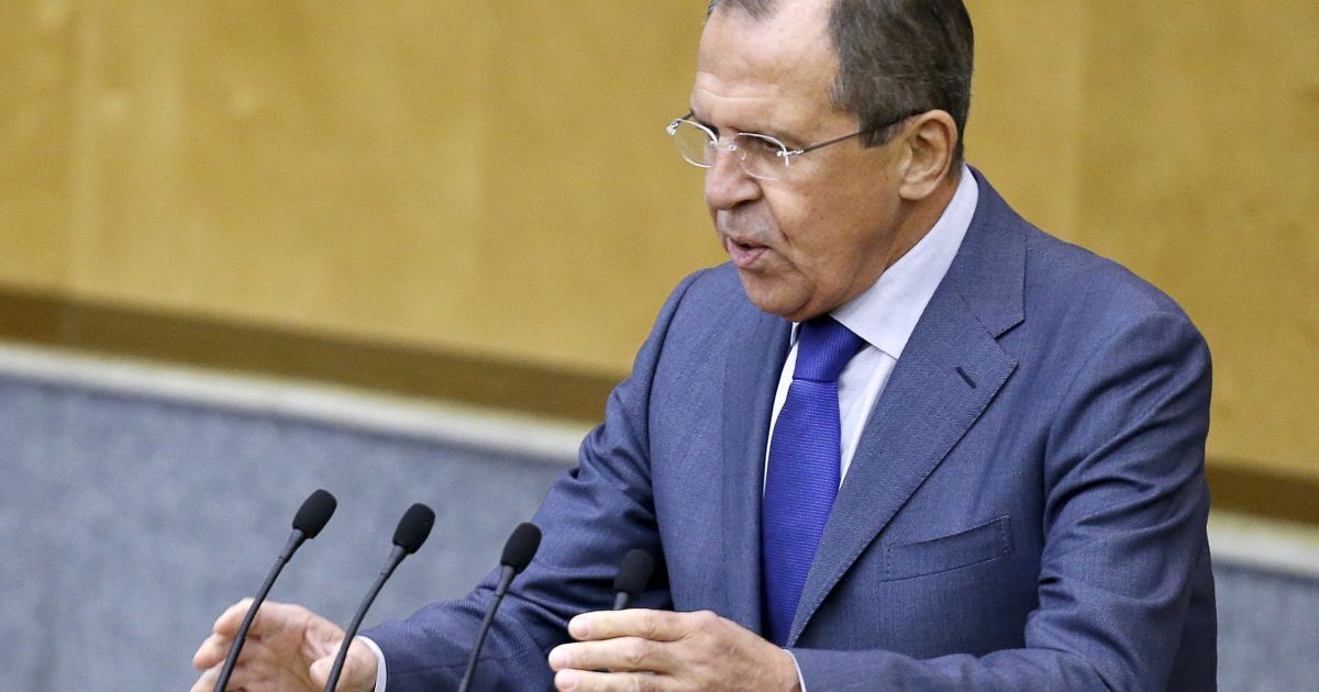 Лавров пожаловался на "притеснения" россиян в Украине