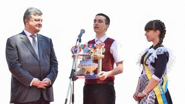 порошенко привітав школярів_1 / © Сайт президента України