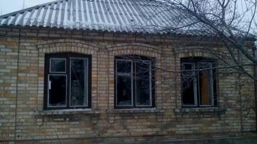 Нещадний обстріл бойовиками Красногорівки_7 / © Facebook/Олег Ливанчук