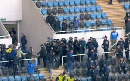 Фанаты "Черноморца" подрались с полицией в день смеха