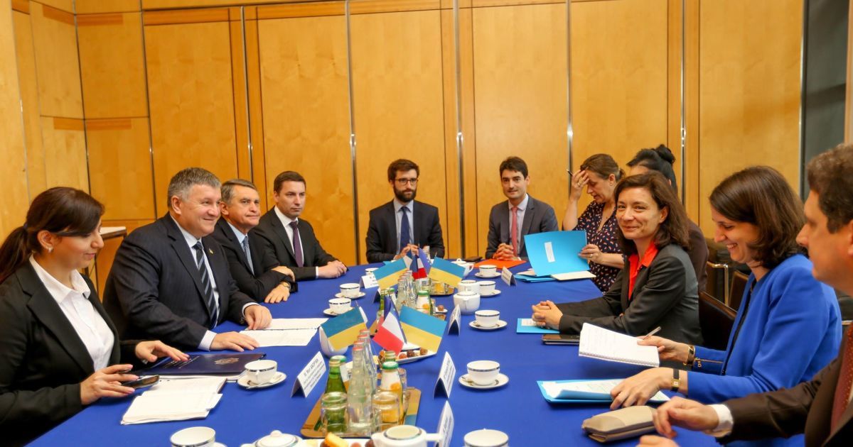 Угода з Францією про поставки гелікоптерів