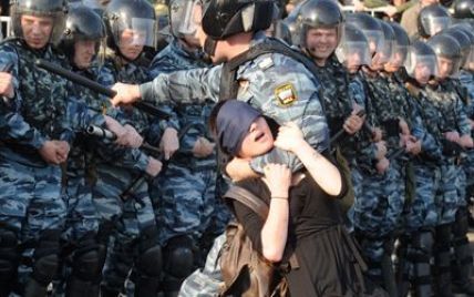 Російським поліцейським куплять аерозольні гранати для розгону демонстрантів