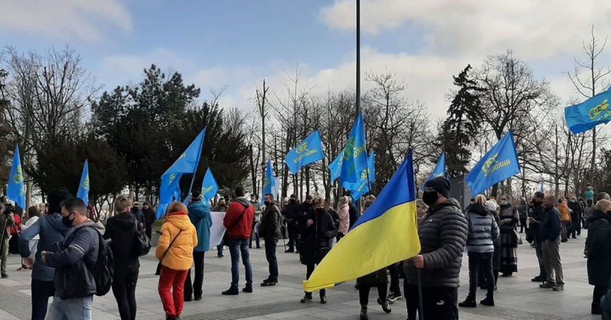 Вимагали скасувати податки: у Миколаєві через карантин протестували підприємці (фото)