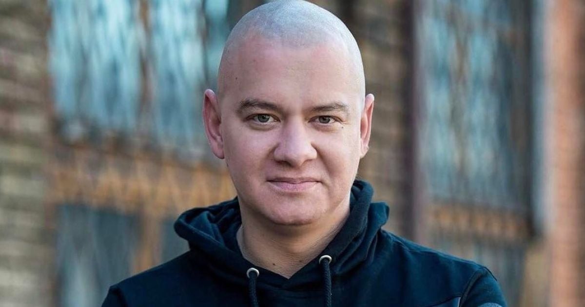 Евгений Кошевой трогательно обратился к покойному отцу и показал его фото