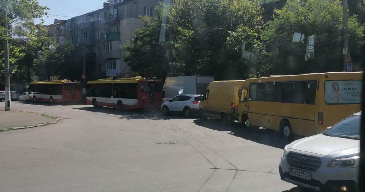 В центрі Одесі утворилися масштабні затори: що трапилось