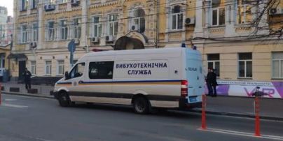Заминирование Киева: ищут взрывчатку на вокзале и в аэропорту "Жуляны"