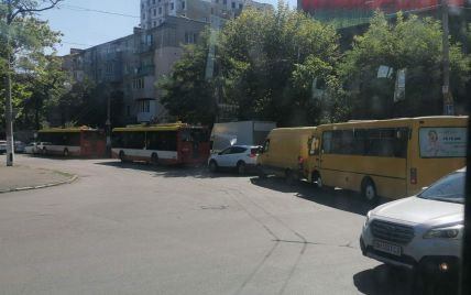 В центре Одессе образовались масштабные пробки: что случилось