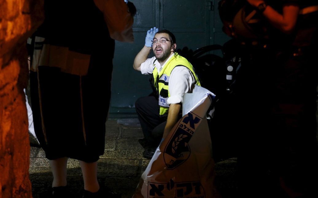 В результате атаки 19-летнего палестинца погибли два человека и трое получили ранения. / © Reuters