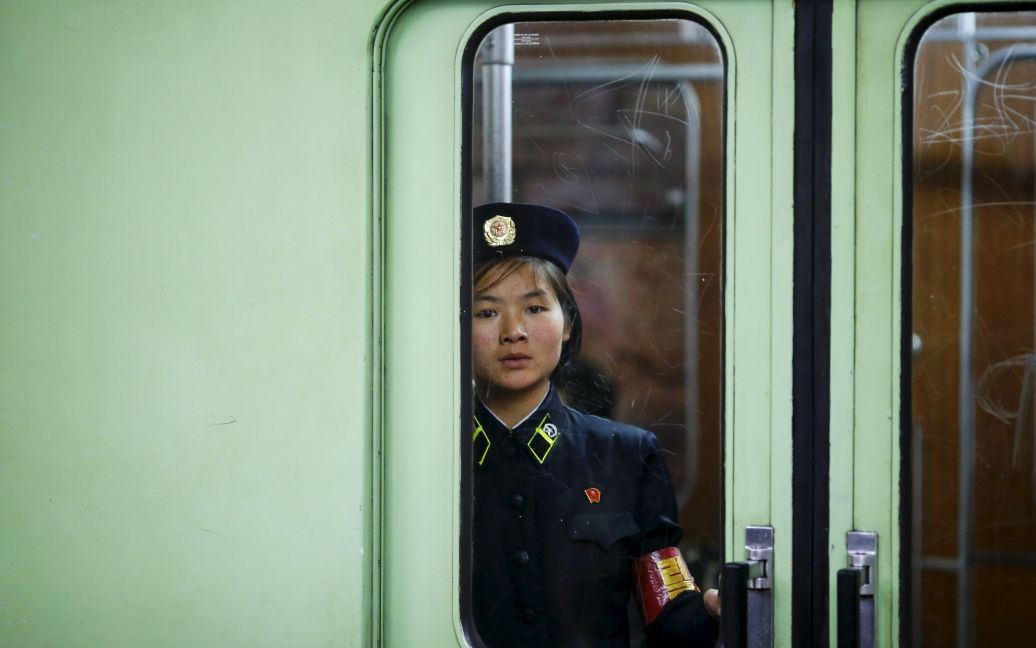 Опубликованы фото северокорейского метро. / © Reuters