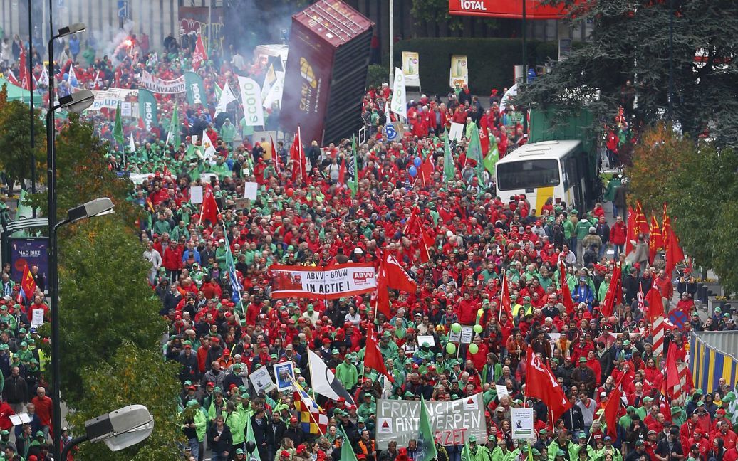 100 тысяч митингующих протестуют против реформ / © Reuters