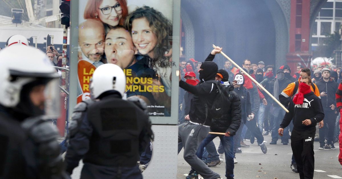 100 тысяч митингующих протестуют против реформ / © Reuters