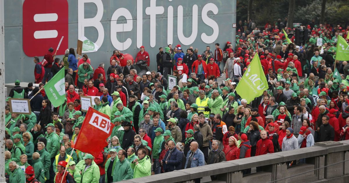 100 тысяч митингующих протестуют против реформ / © Reuters