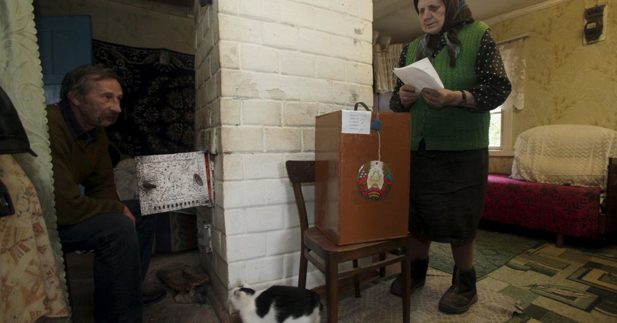 Президент считается избранным, если за него проголосовало более половины граждан, принявших участие в голосовании