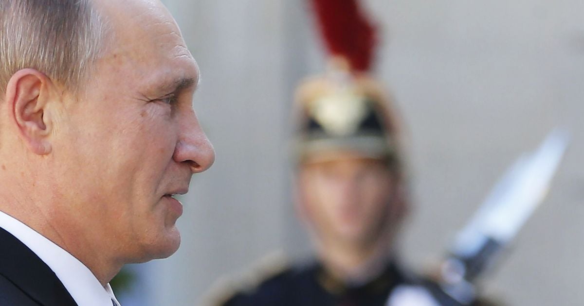 Министр обозначила Путина злым красномордым смайликом