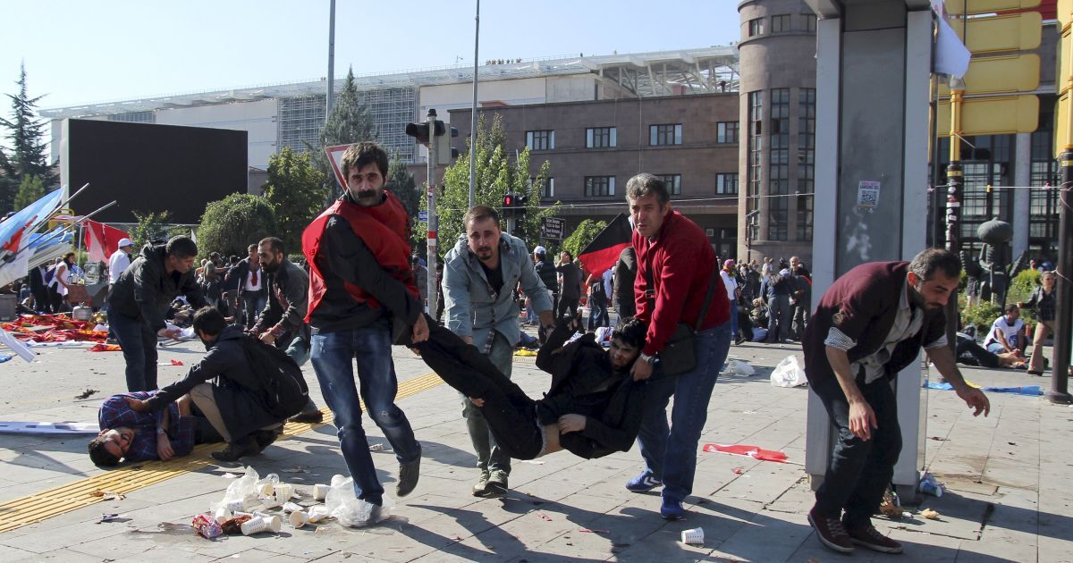 Взрывы на антивоенном митинге унесли жизни 86 человек.