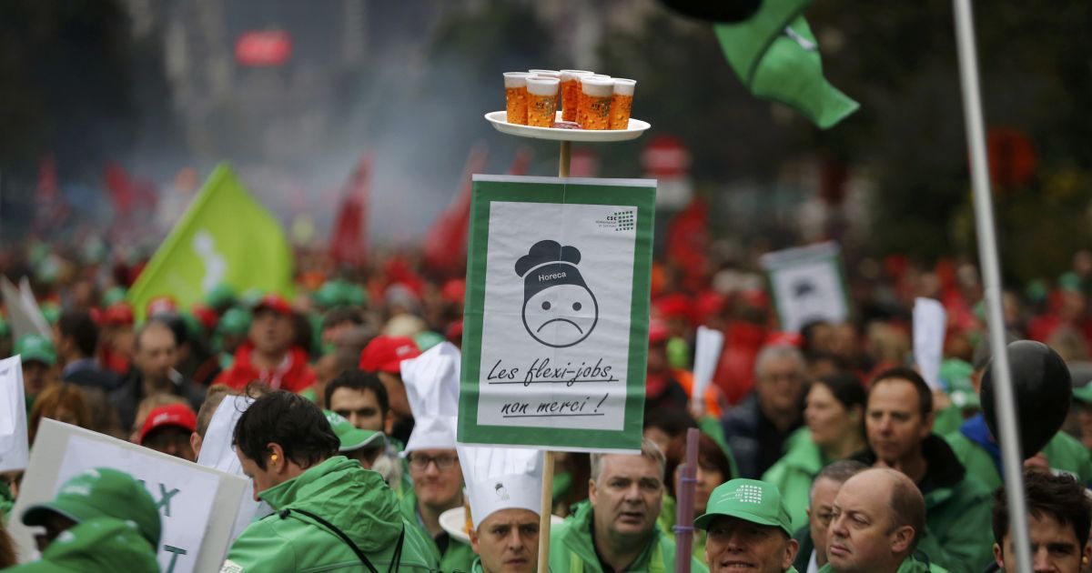 100 тысяч митингующих протестуют против реформ / © Reuters