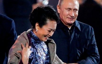 Топ конфузов Путина: флирт с женой лидера Китая и пошлые анекдоты