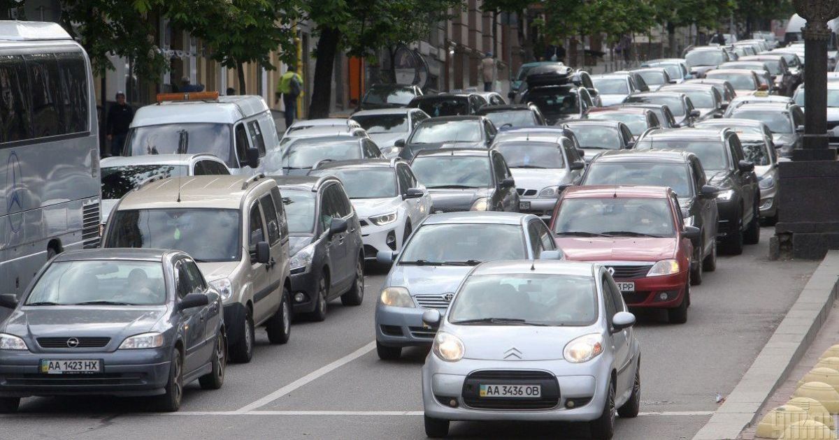 Київ "потонув" у заторах: де спостерігається найскладніша ситуація