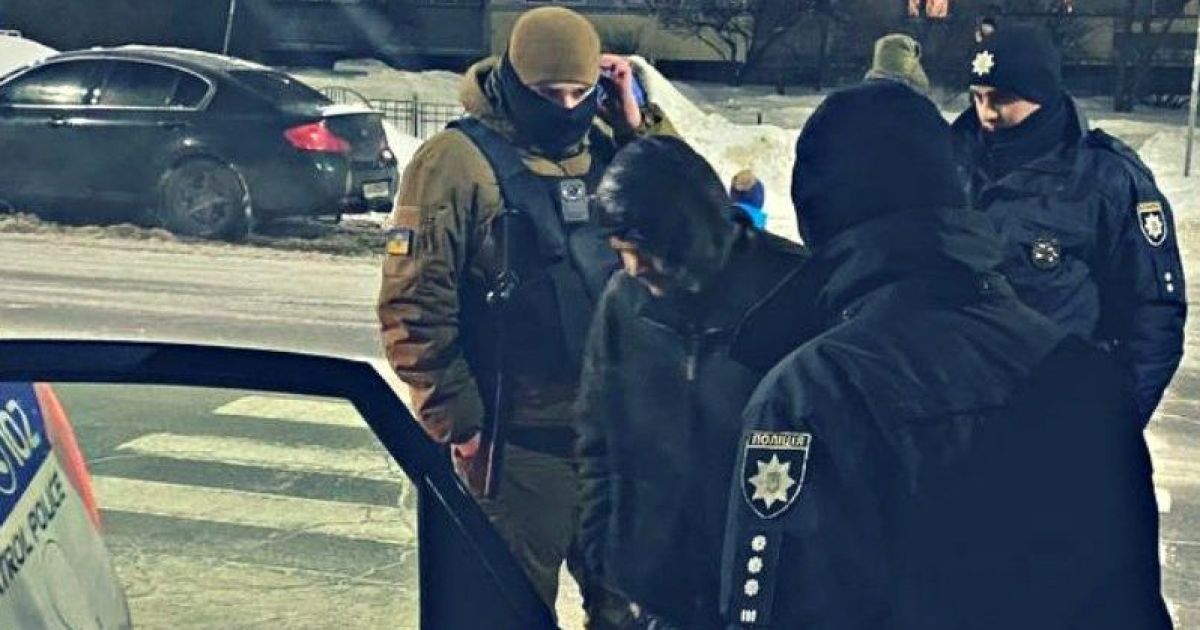 В Киеве в одном из троещинских парков поймали извращенца
