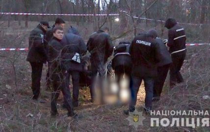 У київському парку жінка знайшла труп немовля у пакеті