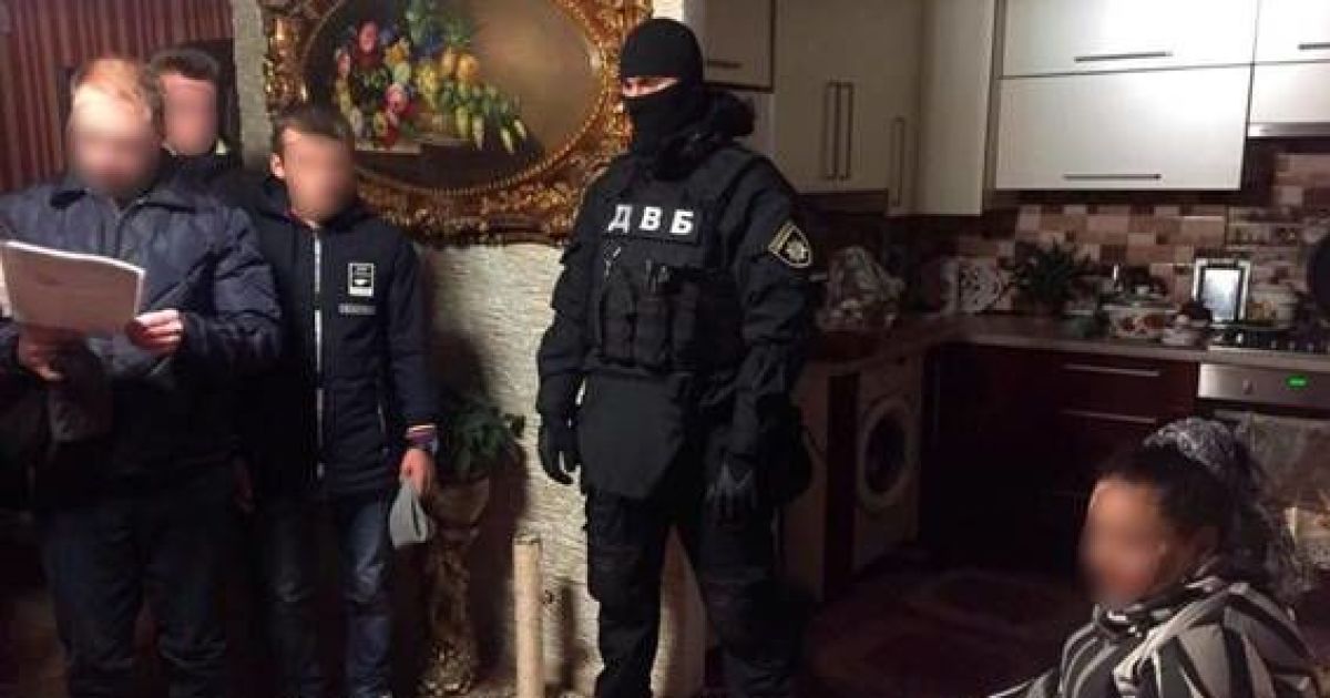Екс-міліціонер організував прибутковий наркобізнес у Житомирі