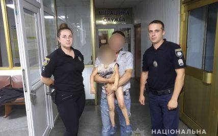 В Киевской области дедушка не заметил, как трехлетняя внучка ушла из дома