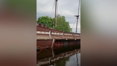 У «Межигір’ї» затонув корабель-ресторан Януковича “Галеон”