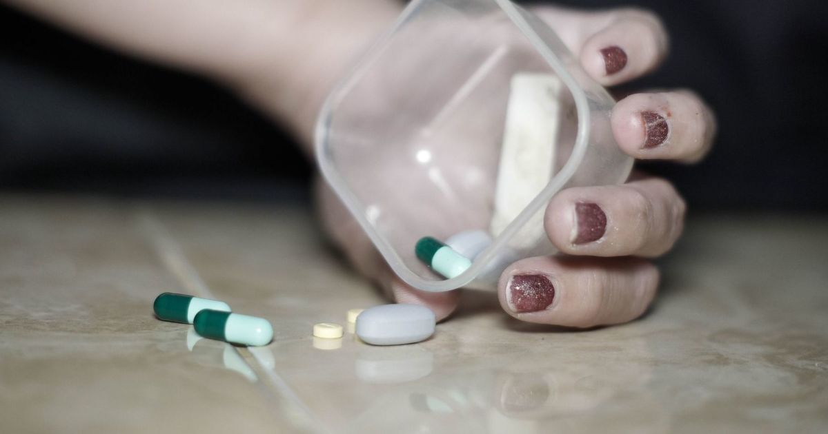 На Львівщині школярка отруїлася таблетками, аби не їхати до села