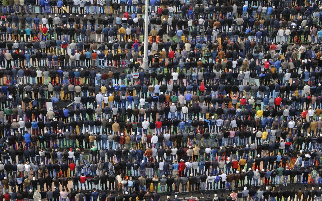 Мусульмане празднуют Курбан-Байрам, Москва / © Reuters