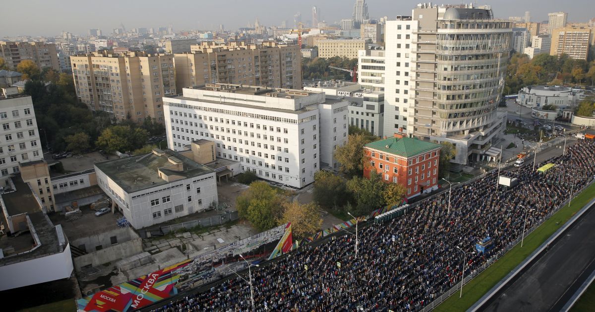Мусульмане празднуют Курбан-Байрам, Москва / © Reuters