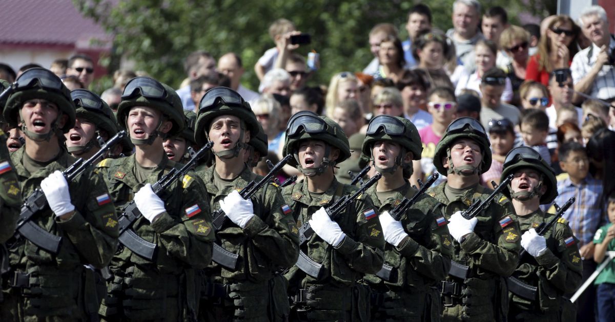 Российским военным, которые отказываются от командировки в Сирию, угрожают уголовным преследованием.
