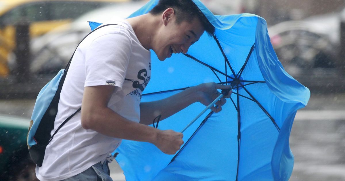 Тайфуну присвоили максимальную степень опасности / © Reuters