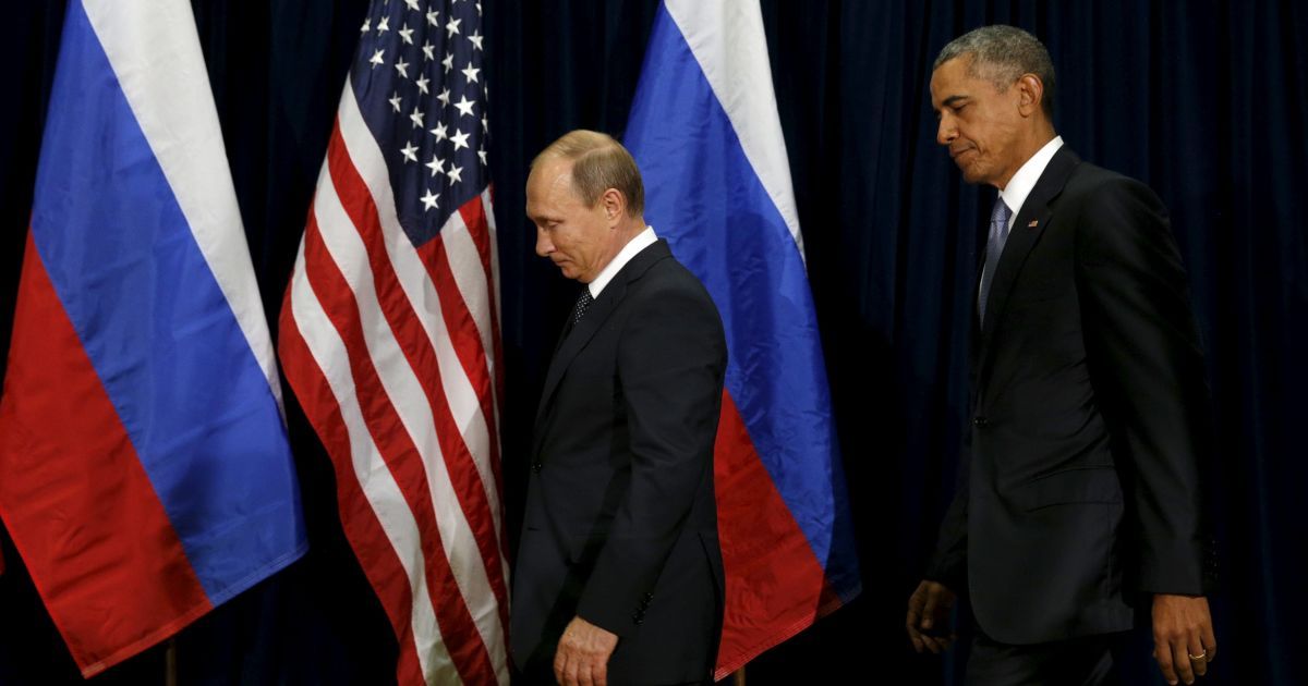 Встреча лидеров США и России проходит за закрытыми дверями.