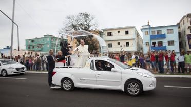 Франциск проїхався на "папамобілі" по Гавані. / © Reuters