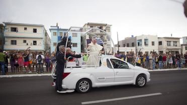Франциск проїхався на "папамобілі" по Гавані. / © Reuters
