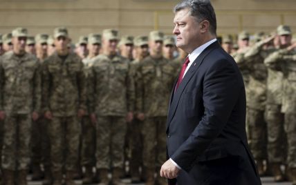 Порошенко рассказал о "хрупком" режиме прекращения огня и возможном привлечении миротворцев