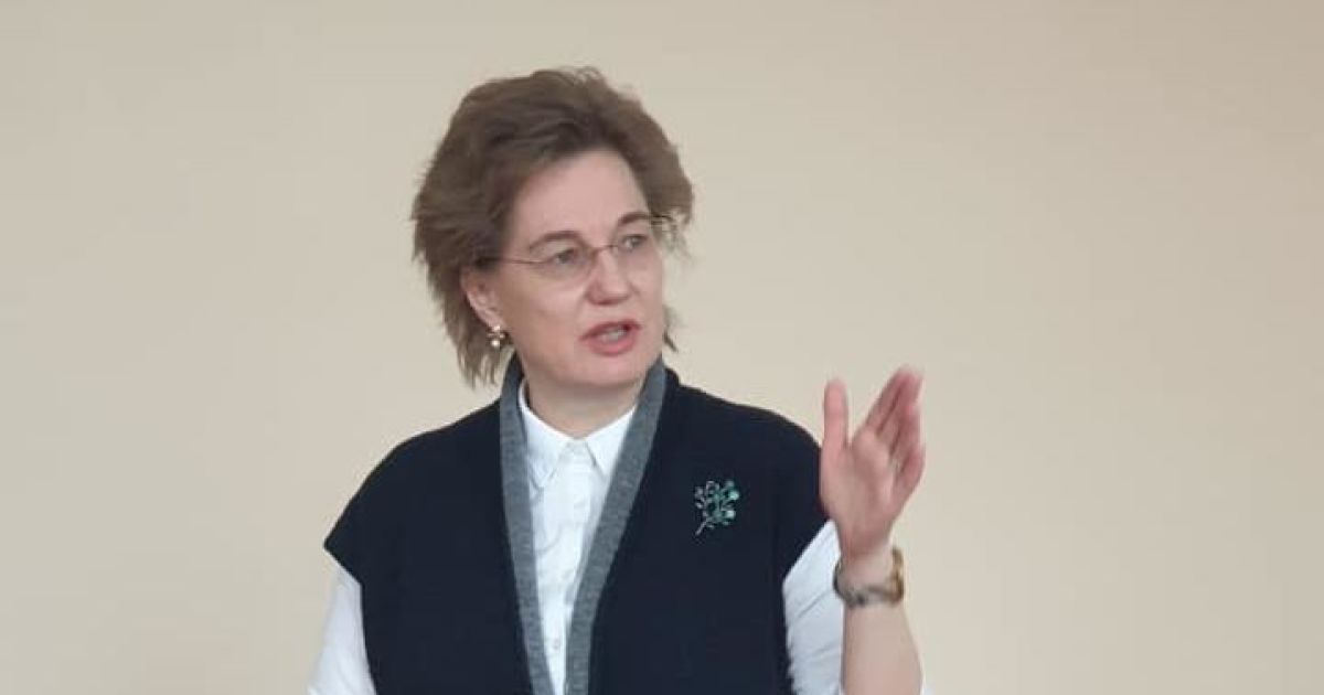 Школи від самого початку треба було перевести на дистанційне навчання – інфекціоністка