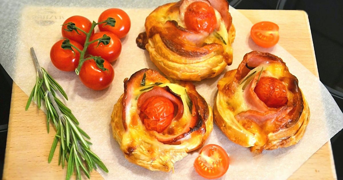 Быстрые слойки из слоеного теста