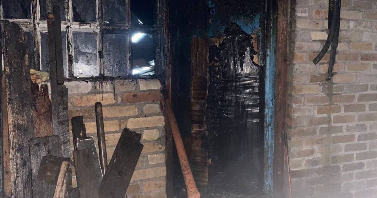 Из огня выносили соседи: в Славянске во время пожара погиб 3-летний ребенок и пострадала его мать