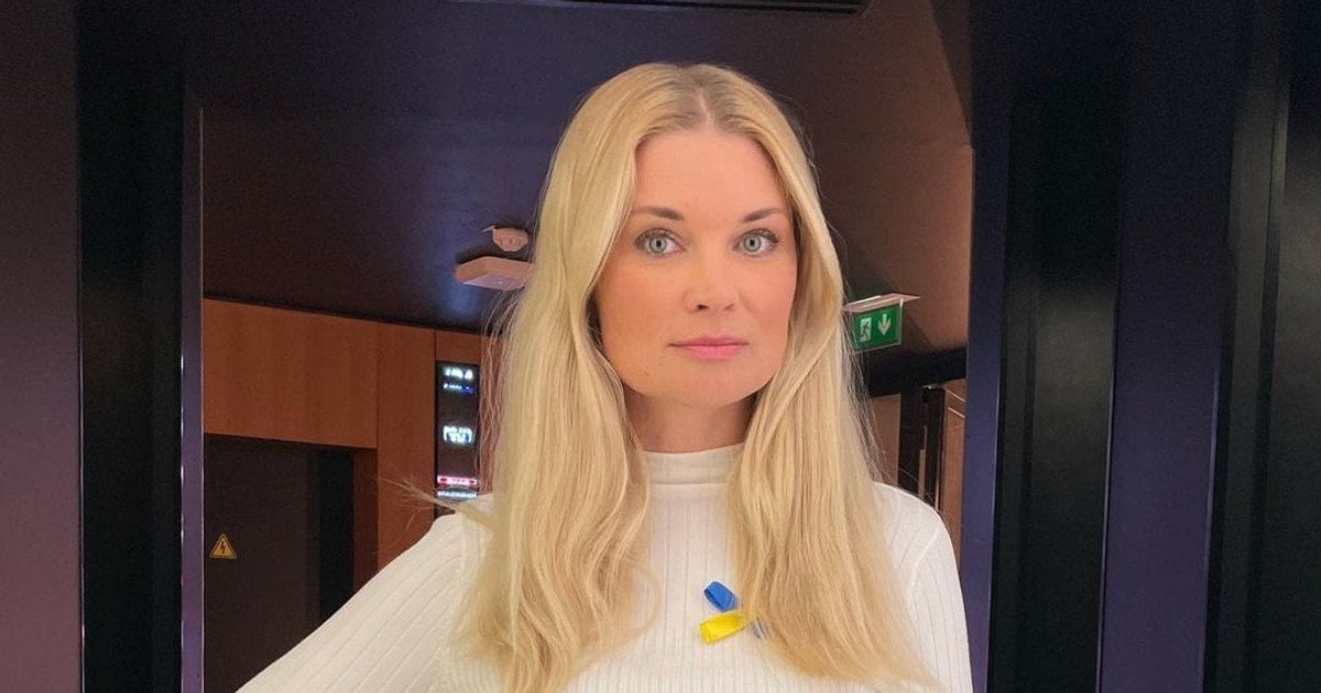 Импотенттің жыныс мүшесі салбырап тұрса, қалай мастурбация жасау керектігі туралы видео