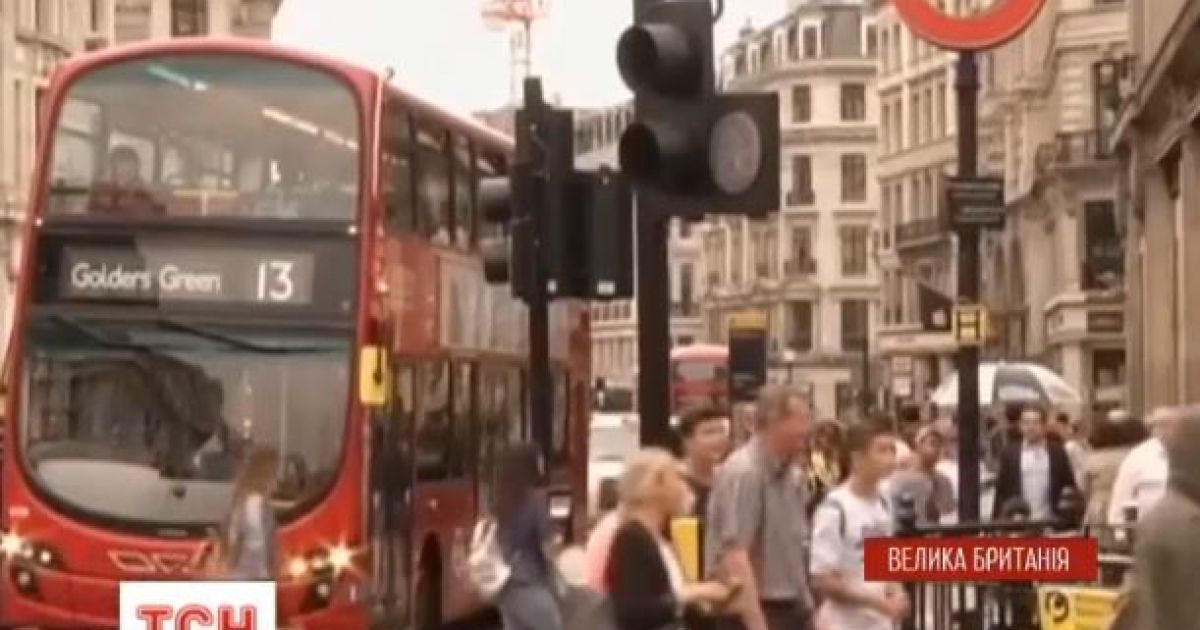 В метро двое мужчин подрались за свободное сиденье